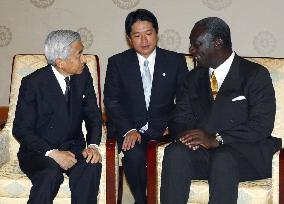 (2)Ghanaian Pres. Kufuor meets emperor